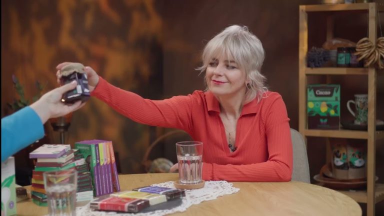 Elena, de la Sweeteria, în dialog cu Gianina Corondan